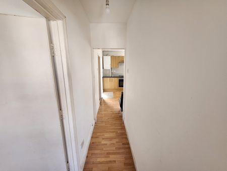 2 Bed Flat, Whitby Road, HA2 - Photo 3