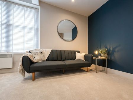 Apartment to rent on - Photo 2