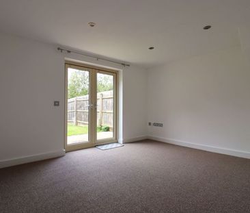 Hillfield Court Road, Gloucester - Photo 3