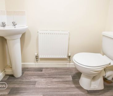 2 bedroom End Terrace for rent - Photo 2
