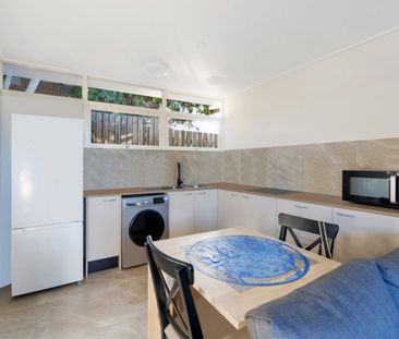 1 Bedroom Unit, 4 Minutes from Shopping Center - Photo 4