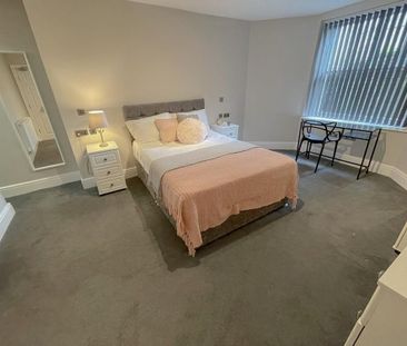 6 bedroom terraced house to rent - Photo 5