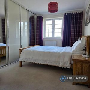 1 bedroom in a house share to rent - Photo 2