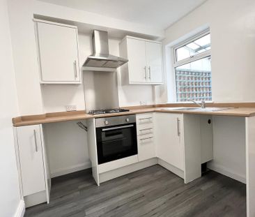 2 bedroom terraced house to rent - Photo 2