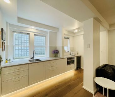 Renovated Paddington Apartment in an Unbeatable Lifestyle Location - Photo 4