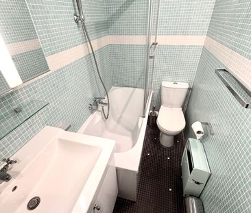 Location Appartement 1 pièce 37m² PARIS 6ème - Photo 6