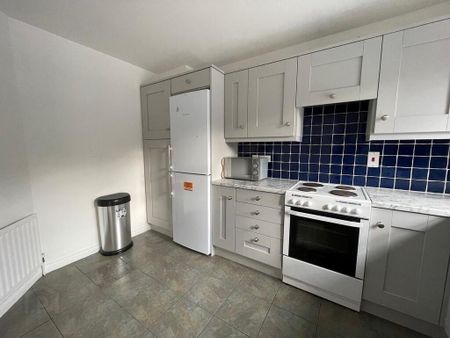 4 Ardenlee Green, Ravenhill, Belfast, BT6 8QF - Photo 2