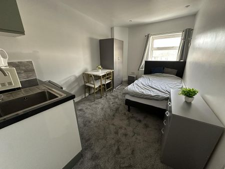 Studio to rent - Photo 2