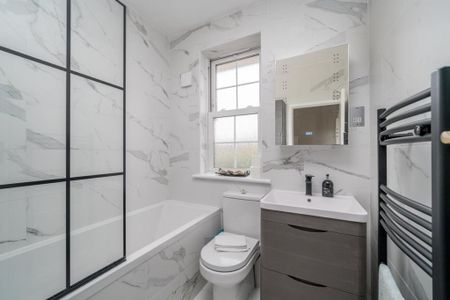 3 bedroom terraced house to rent - Photo 5