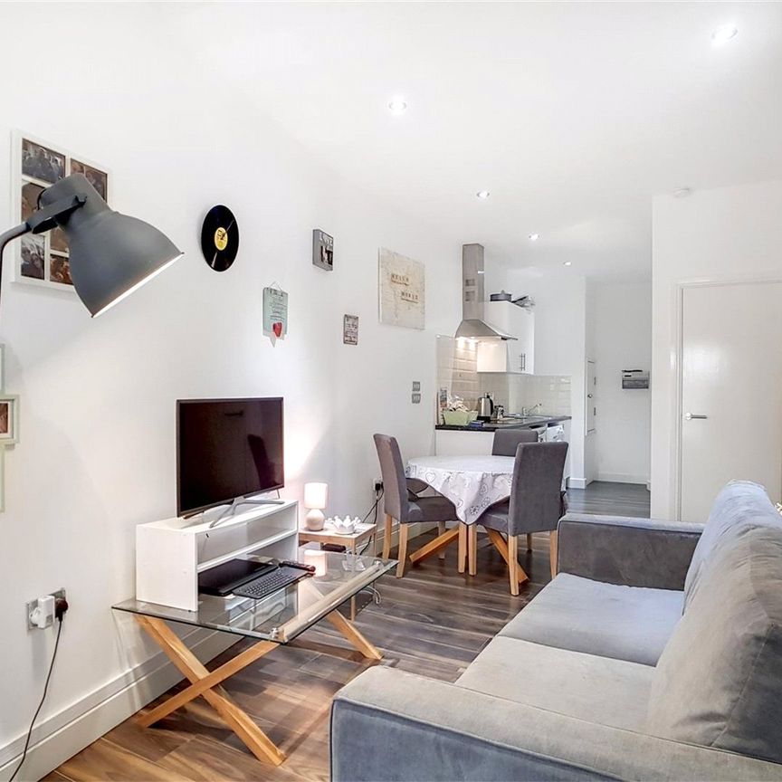 North End Road, SW6, London - Photo 1