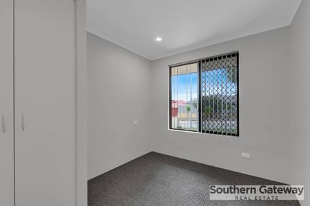 Central Family Home - Photo 2
