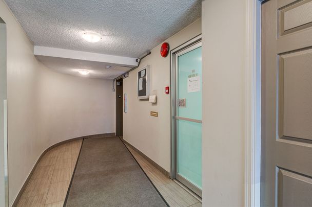 Alberta, 10405 Saskatchewan Dr., T6E4R9, Edmonton - Photo 1