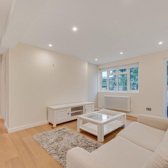 3 bedroom flat to rent - Photo 1