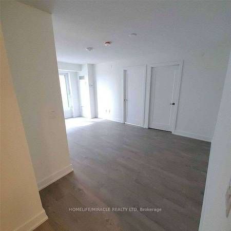 on subway line trdiel luxury 1 bed parking incld incredible amenities - Photo 4