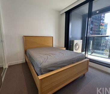 Furnished 2 Bed 1 Bath Apartment in Swanston Central - Photo 2