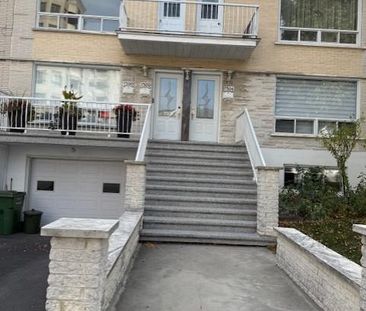 GRAND, BEAU 3 1/2 A LOUER A ST. LEONARD, D'UN TRIPLEX - Photo 2