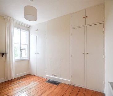 Well presented 3 bedroom Victorian house. Ideally located for Adden... - Photo 6