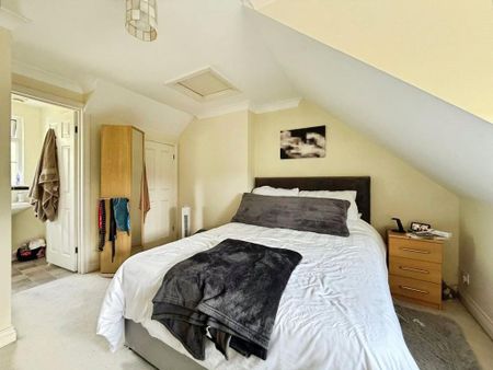 3 bedroom terraced house to rent - Photo 4