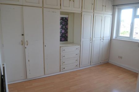 3 bedroom semi-detached house to rent - Photo 5