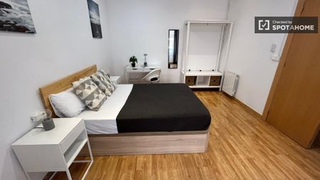 barcelona, Catalonia 08903 - Photo 2