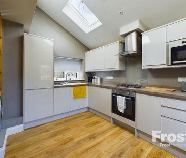 Priory Cottage, 3 Stomp Road, Bucks,SL1 - Photo 6