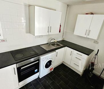 1 bedroom in a house share to rent - Photo 3