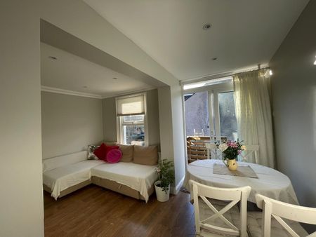 1 Bed Flat, Etherly Road, N15 - Photo 2