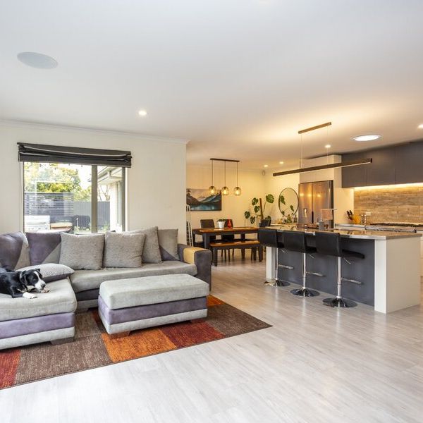 Spacious 4-bedroom family home! - Photo 1