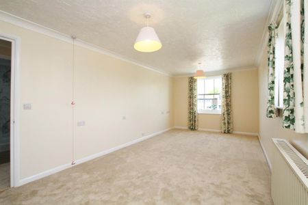 2 bedroom retirement property to rent - Photo 2