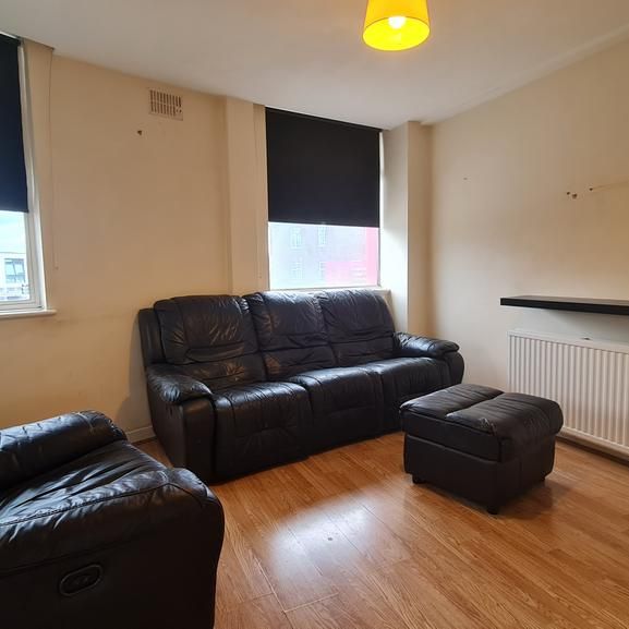 3 bedroom flat to rent - Photo 1