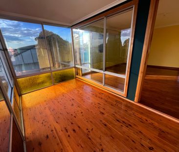 Large Family Home - Photo 5