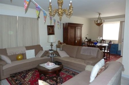 Woning met 3 slaapkamers, ruime tuin en garage in het rustige Kortenbos. - Photo 2