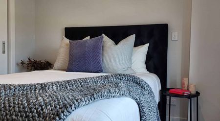 Near New. All Bills Included. Short Stays Welcome! - Photo 5