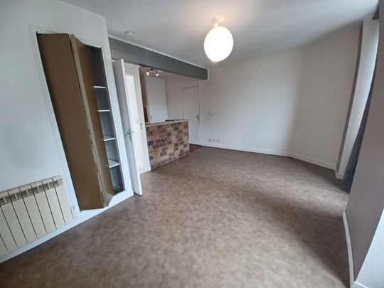 Location Appartement 2 pièces 31m² AURILLAC 15000 - Photo 1