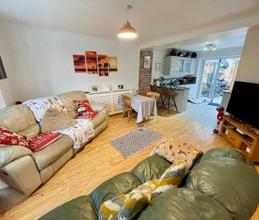 3 bedroom semi-detached house to rent - Photo 1