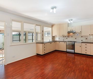 WELL PRESENTED LARGE 3 BEDROOM HOME - Photo 3