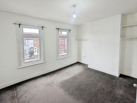 London Road, South Stifford, Grays, RM20 - Photo 4