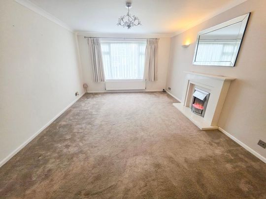 4 bedroom detached house to rent - Photo 1
