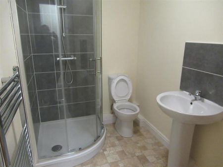 1 bedroom flat to rent - Photo 5