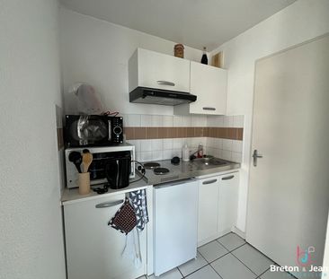 Location Appartement 1 pièce 33m² - Photo 2