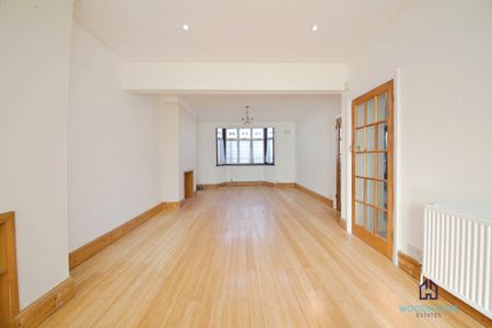 FRIERN BARNET LANE , LONDON, N11 - Three Bedroom House To Rent - £565PW / £2,450PCM - Photo 2