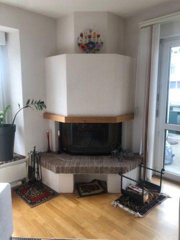 schöne, grosszügige 2.5-Zimmer Wohnung mit Galerie - Photo 3