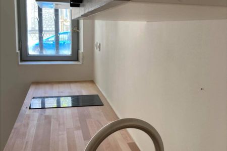 APPARTEMENT T2 CHATEAURENARD 606.50 € - Photo 4