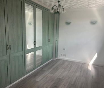 2 bedroom semi-detached house to rent - Photo 3