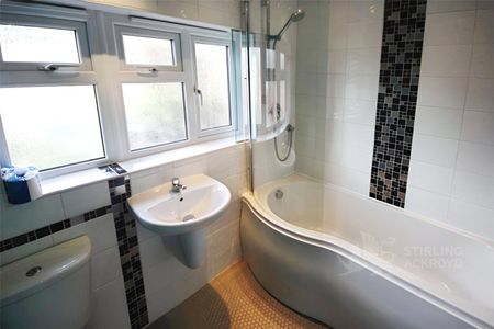 Great Goodwin Drive, Guildford, Surrey, GU1 2TZ - Photo 3