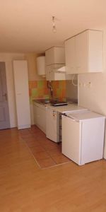 Location appartement t2 3 pièces 40 m² à Villefranche-de-Rouergue (12200) - Photo 3