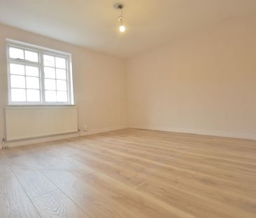 2 bedroom end terraced house to rent, - Photo 3