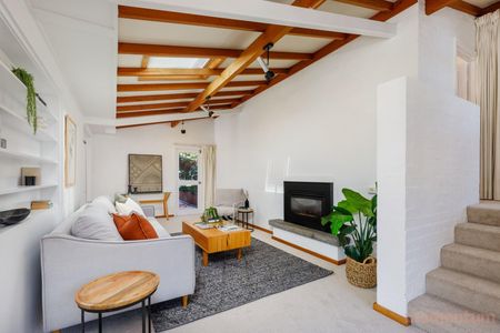 49 Holman Street, Curtin ACT 2605 - House For Rent | Domain - Photo 5