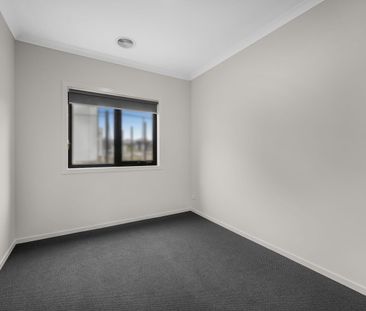 25 Honeypot Circuit, Mickleham, Vic 3064 - Photo 4