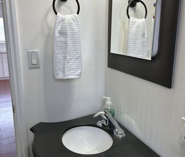 For Lease - 303 Carlton Street Unit# Unit 1, St. Catharines, Ontario - Photo 2